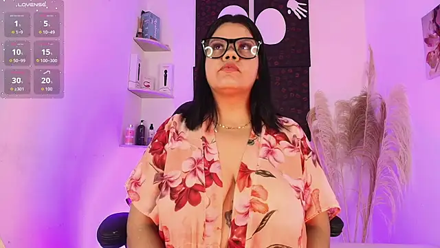 Snapshot of Iamlola_ chatting on November 2025 08:53:01 PM Iamlola online show from November 2025 08:53:01 PM