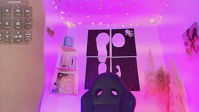 Snapshot of Iamlola_ chatting on December 2025 10:37:01 PM Iamlola online show from December 2025 10:37:01 PM