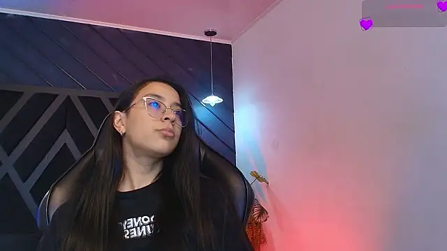 zoe martins  online show from March 2026 05:20:01 PM