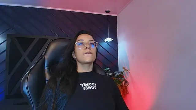 zoe martins  online show from March 2026 05:16:01 PM