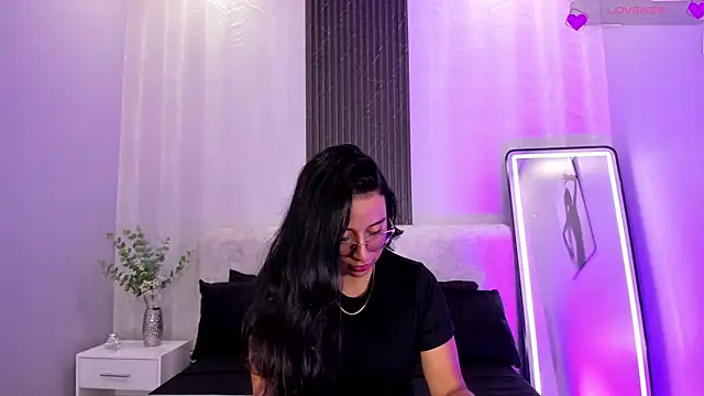 Snapshot of zoe_martins_ chatting on July 2026 05:32:02 PM zoe martins online show from July 2026 05:32:02 PM