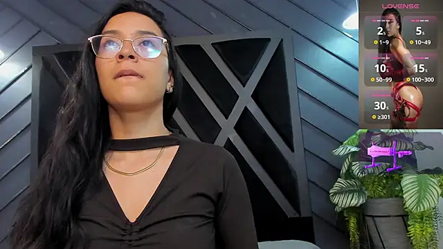 zoe martins  online show from November 2025 05:28:02 PM