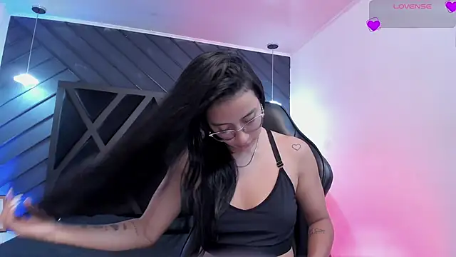 zoe martins  online show from February 2026 05:21:02 PM