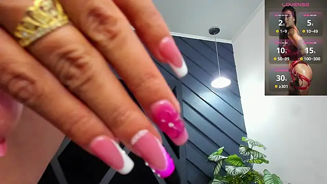 zoe martins  online show from November 2025 05:27:01 PM