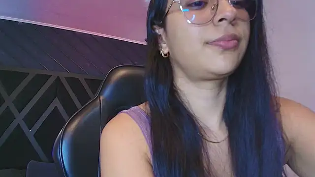 zoe martins  online show from April 2026 05:15:02 PM