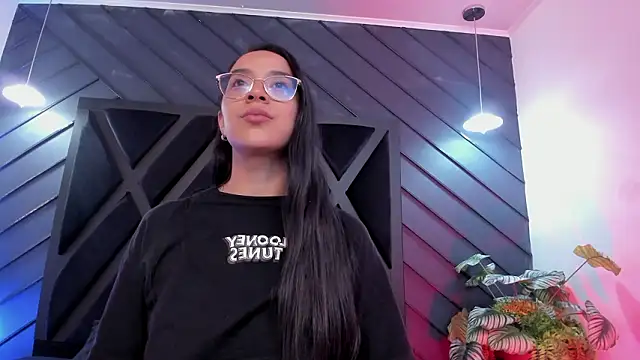 zoe martins  online show from February 2026 05:21:01 PM