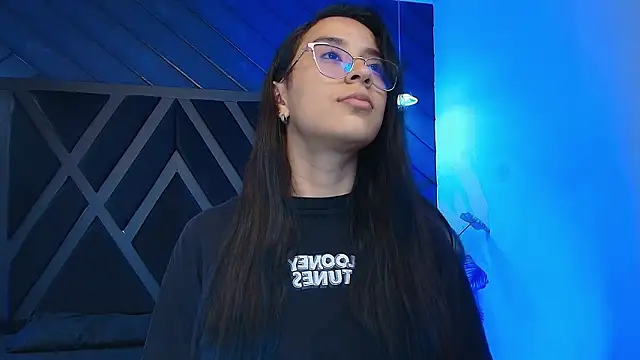 zoe martins  online show from February 2026 05:23:02 PM