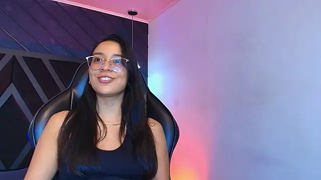 Snapshot of zoe_martins_ chatting on April 2026 05:26:01 PM zoe martins online show from April 2026 05:26:01 PM