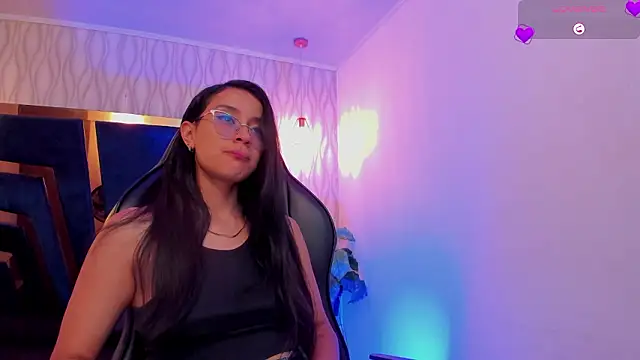 zoe martins  online show from February 2026 05:35:02 PM