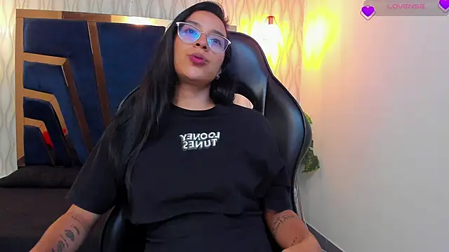 zoe martins  online show from February 2026 05:23:02 PM