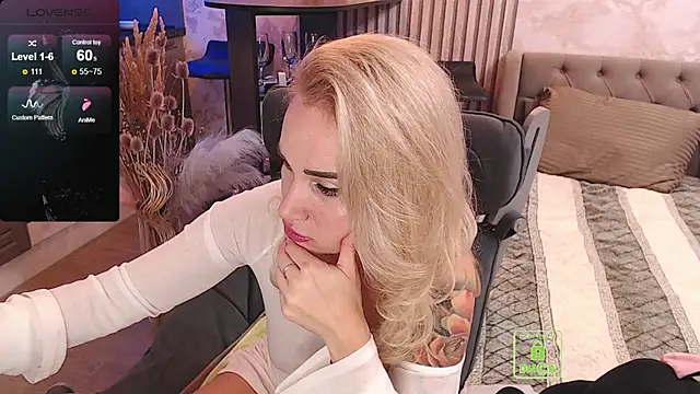 FreeBerryMILF online show from December 2025 08:36:01 PM