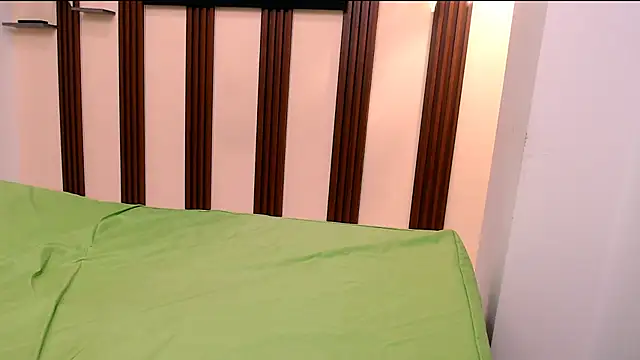 kimberly18cute online show from October 2025 01:04:02 AM