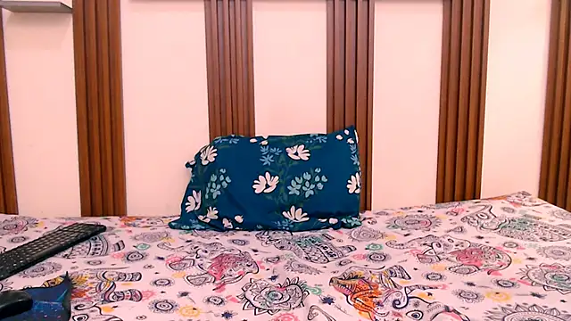 kimberly18cute online show from February 2026 01:45:01 AM