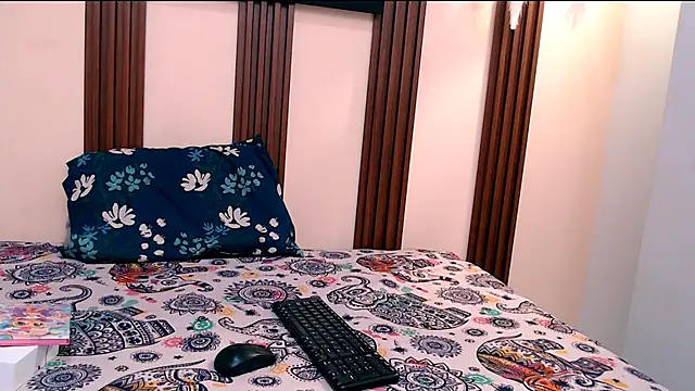 kimberly18cute online show from November 2025 12:14:01 AM