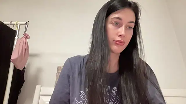 Snapshot of Talyo19 chatting on November 2025 03:17:02 PM Talyo19 online show from November 2025 03:17:02 PM