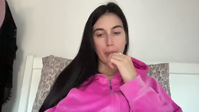 Snapshot of Talyo19 chatting on November 2025 01:22:01 PM Talyo19 online show from November 2025 01:22:01 PM