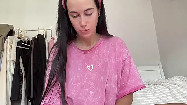 Snapshot of Talyo19 chatting on October 2025 09:20:01 AM Talyo19 online show from October 2025 09:20:01 AM