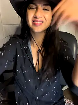 chicachocolate01 online show from October 2025 07:00:01 PM