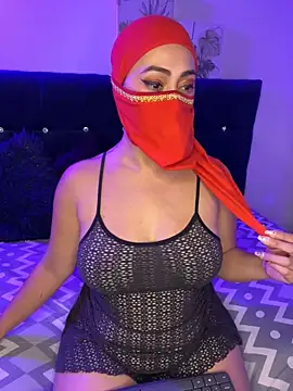 Aisha Malek online show from November 2025 08:42:01 PM