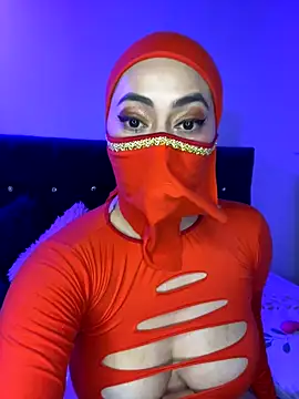 Aisha Malek online show from November 2025 07:25:01 PM