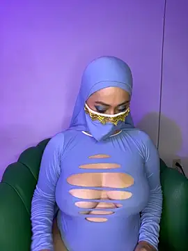 Aisha Malek online show from November 2025 07:39:01 PM