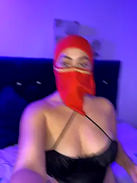 Aisha Malek online show from November 2025 07:58:02 PM