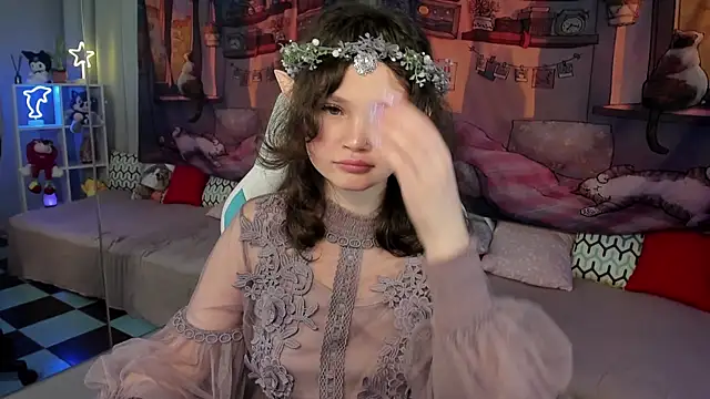 Snapshot of EmilyChaves chatting on October 2025 06:29:01 PM EmilyChaves online show from October 2025 06:29:01 PM