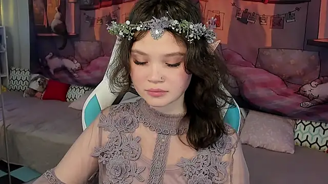 Snapshot of EmilyChaves chatting on October 2025 06:34:01 AM EmilyChaves online show from October 2025 06:34:01 AM