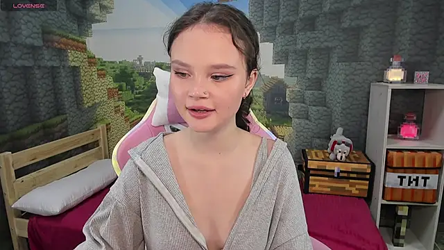 Snapshot of EmilyChaves chatting on October 2025 03:58:01 PM EmilyChaves online show from October 2025 03:58:01 PM