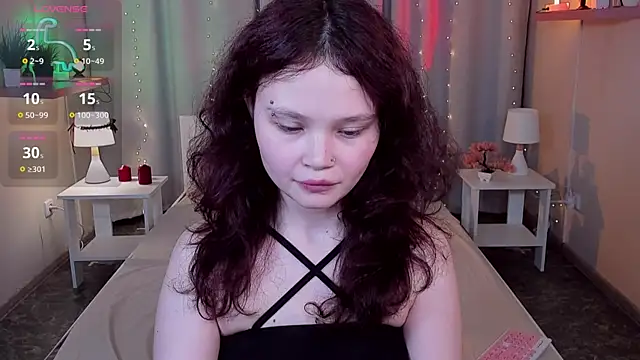 Snapshot of EmilyChaves chatting on June 2026 10:12:02 AM EmilyChaves online show from June 2026 10:12:02 AM