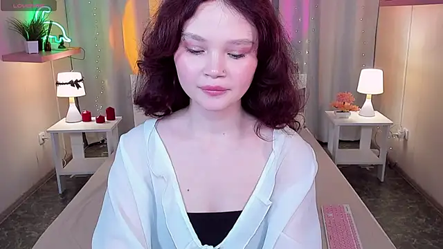 Snapshot of EmilyChaves chatting on June 2026 08:15:01 AM EmilyChaves online show from June 2026 08:15:01 AM