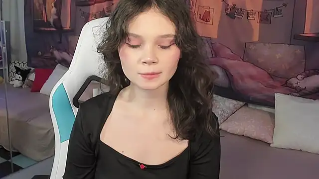 Snapshot of EmilyChaves chatting on November 2025 11:13:02 AM EmilyChaves online show from November 2025 11:13:02 AM