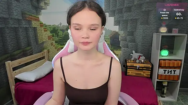 Snapshot of EmilyChaves chatting on September 2025 06:14:01 PM EmilyChaves online show from September 2025 06:14:01 PM