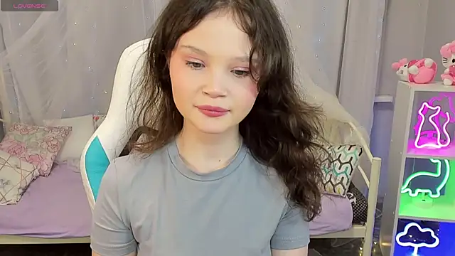 Snapshot of EmilyChaves chatting on January 2026 07:01:02 AM EmilyChaves online show from January 2026 07:01:02 AM