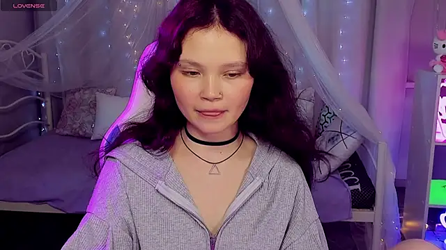 EmilyChaves online show from April 2026 12:29:02 PM