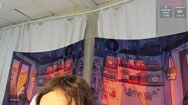 Snapshot of EmilyChaves chatting on November 2025 06:35:02 PM EmilyChaves online show from November 2025 06:35:02 PM