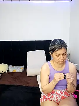 queemking online show from February 2026 08:26:01 PM