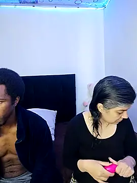 queemking online show from February 2026 07:00:01 PM