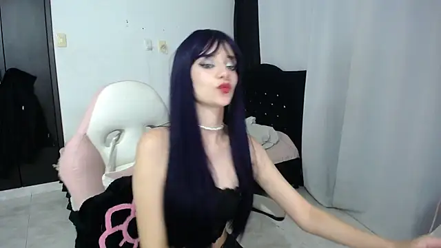 Snapshot of Elizabeth_rose02 chatting on June 2026 01:44:02 AM Elizabeth rose02 online show from June 2026 01:44:02 AM