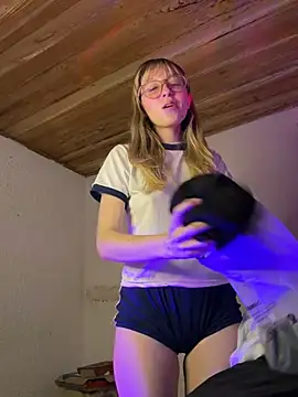 ReenKitty online show from May 2026 05:02:02 AM