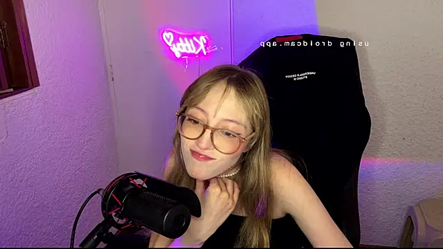 ReenKitty online show from May 2026 04:21:02 AM