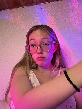 ReenKitty online show from March 2026 08:26:33 AM