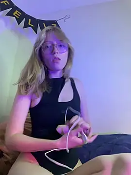 ReenKitty online show from October 2025 01:17:02 AM