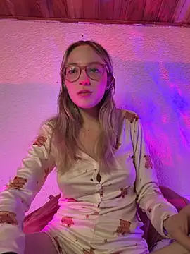 ReenKitty online show from March 2026 05:17:01 AM