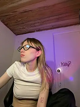 ReenKitty online show from July 2026 05:27:01 AM