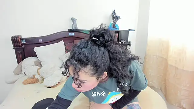 Snapshot of _hesttia chatting on September 2025 08:20:02 PM  hesttia online show from September 2025 08:20:02 PM