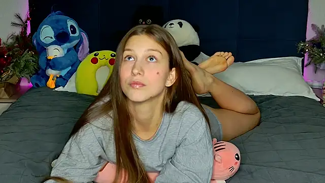 Snapshot of MissEmilyMiller chatting on January 2026 07:31:01 PM MissEmilyMiller online show from January 2026 07:31:01 PM