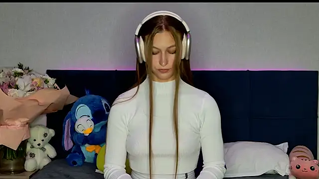 MissEmilyMiller online show from October 2025 05:47:01 PM