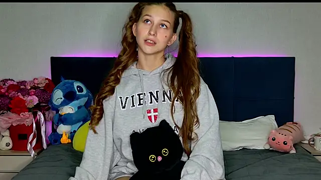 MissEmilyMiller online show from November 2025 05:39:01 PM