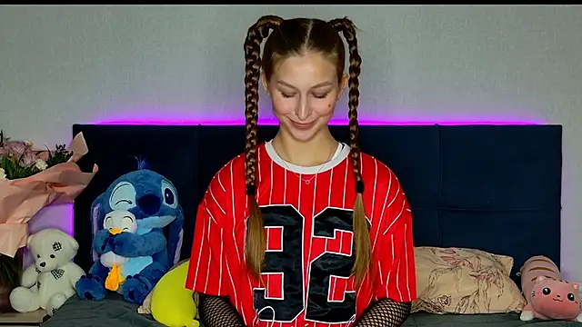 MissEmilyMiller online show from October 2025 05:12:02 PM